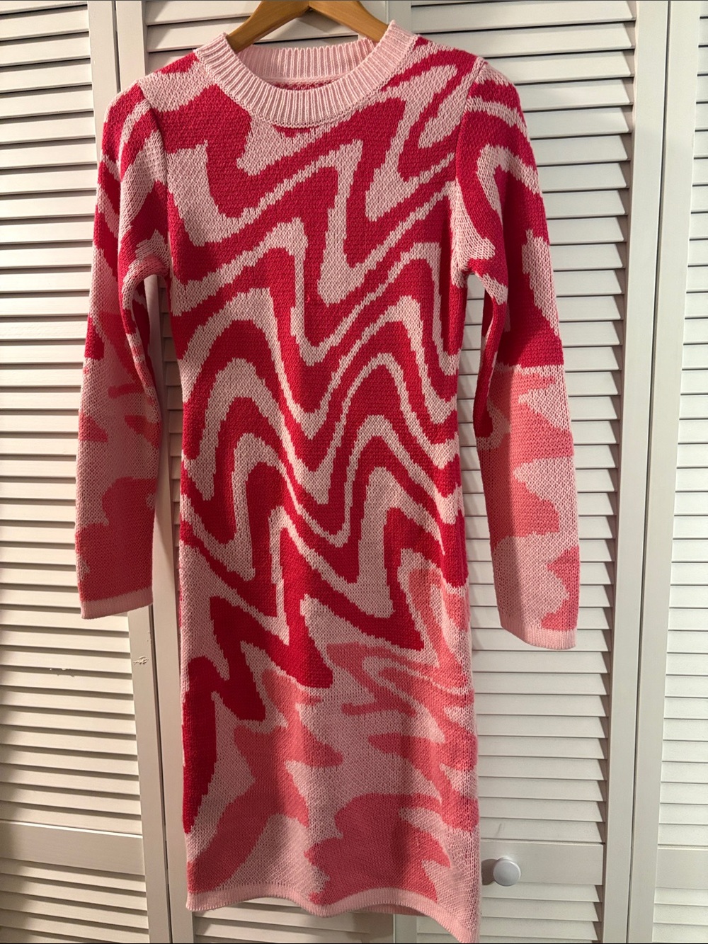 SHEIN Pink & Red Wave-Pattern Crewneck Sweater Dress